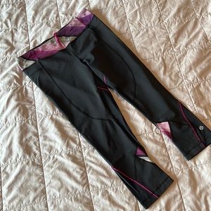 Lululemon black and pink running capri